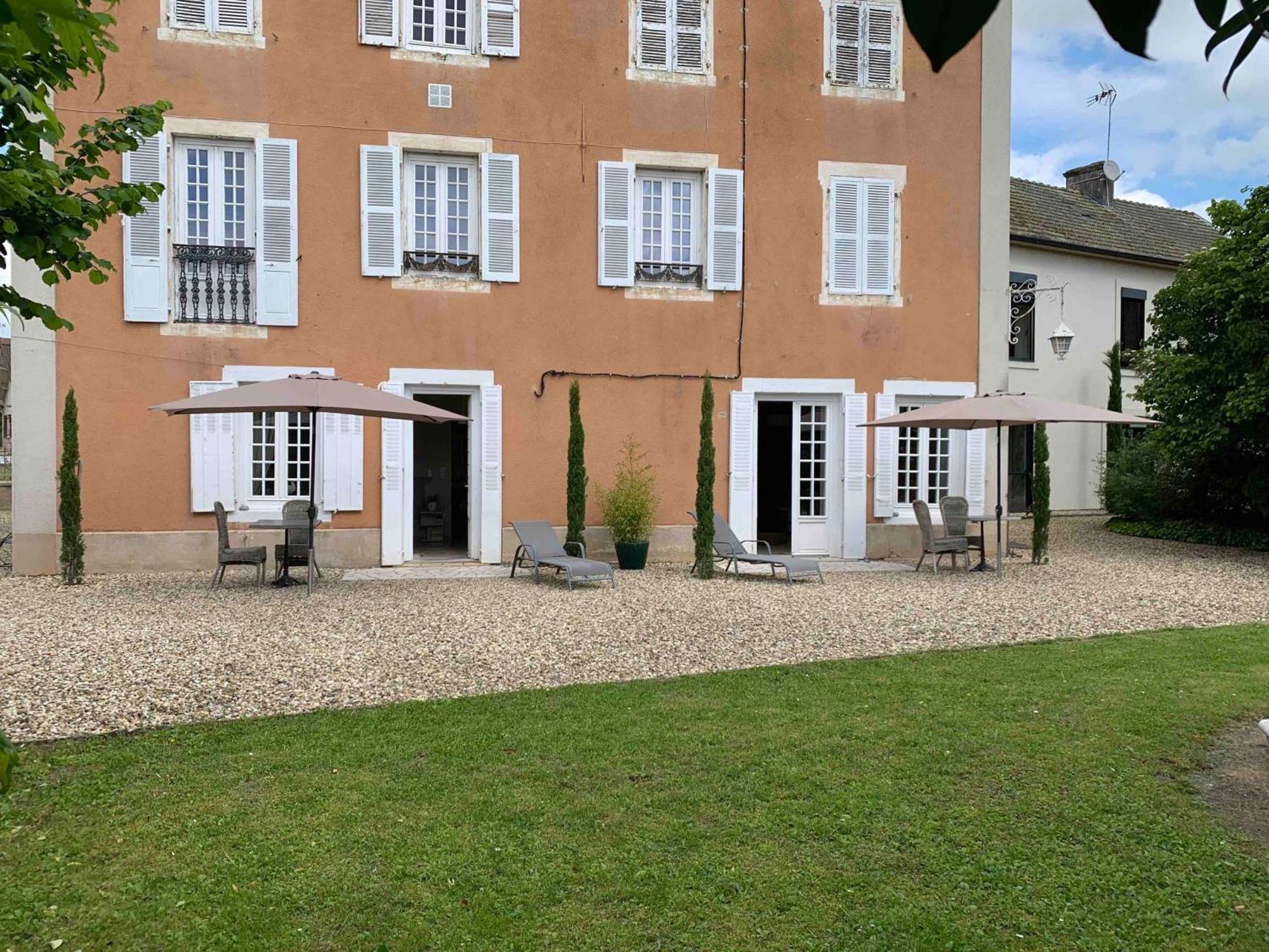 Studio En Ville Et Campagne Louhans Exterior foto